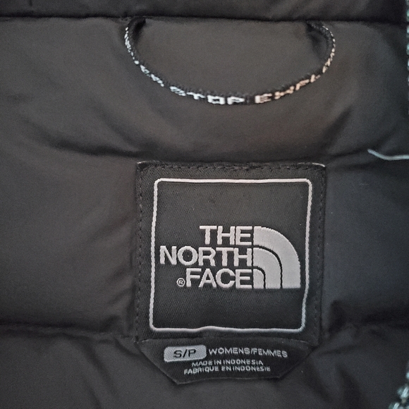 Women's North Face Winter Jacket - Picture 3 of 5